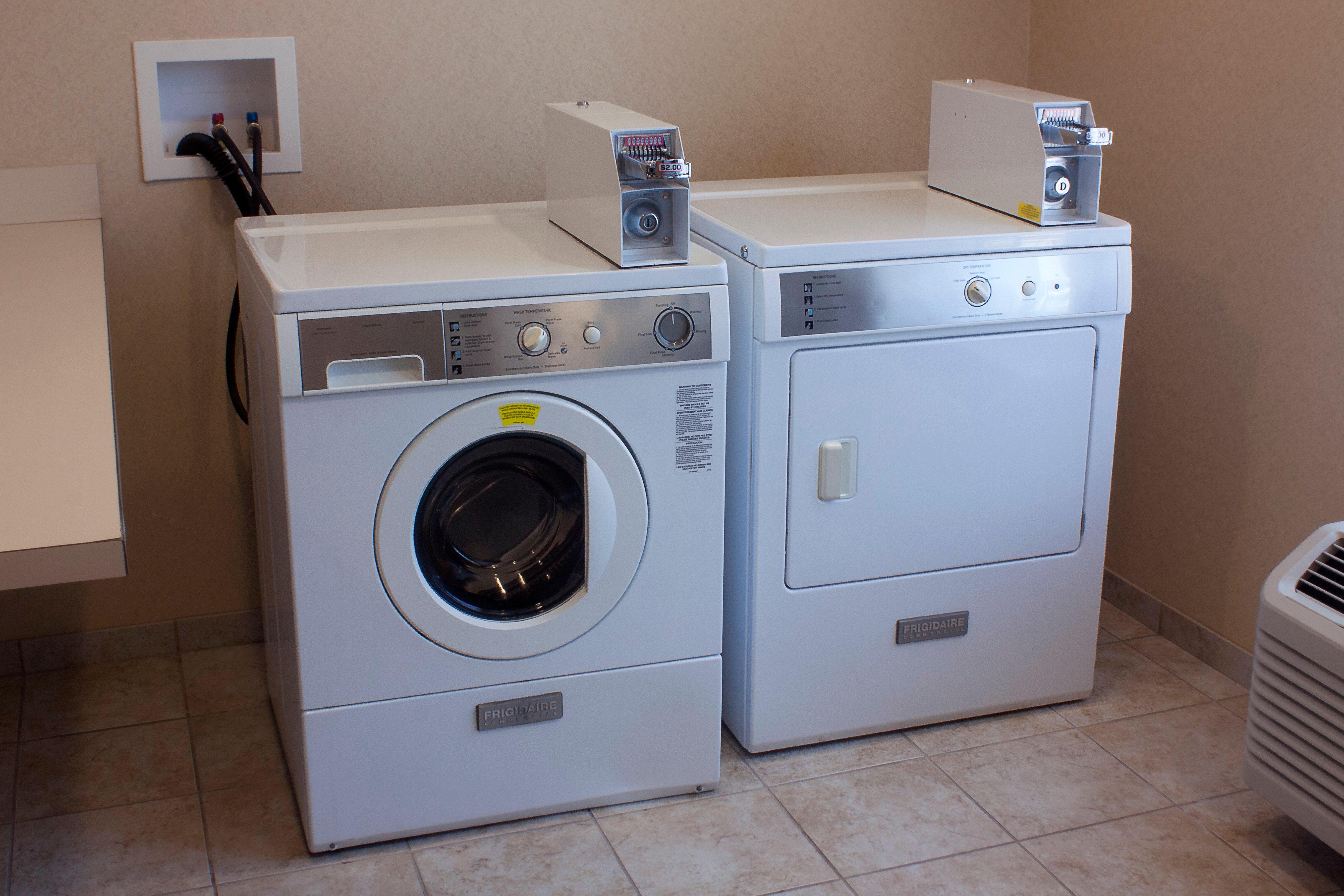 Holiday Inn Express & Suites Youngstown West I 80, An Ihg Hotel Luaran gambar