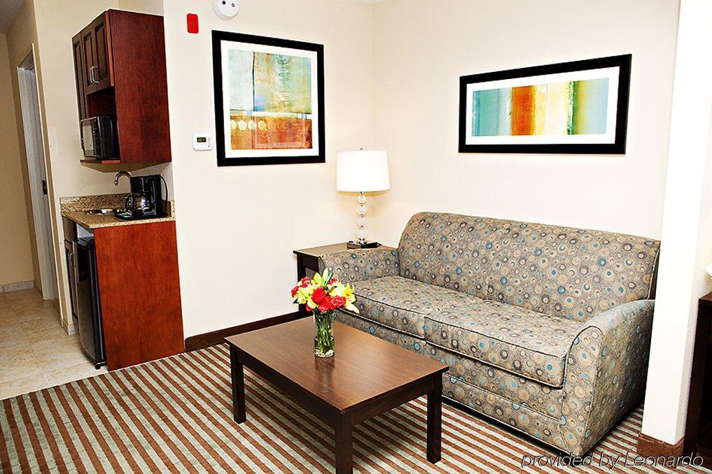 Holiday Inn Express & Suites Youngstown West I 80, An Ihg Hotel Bilik gambar