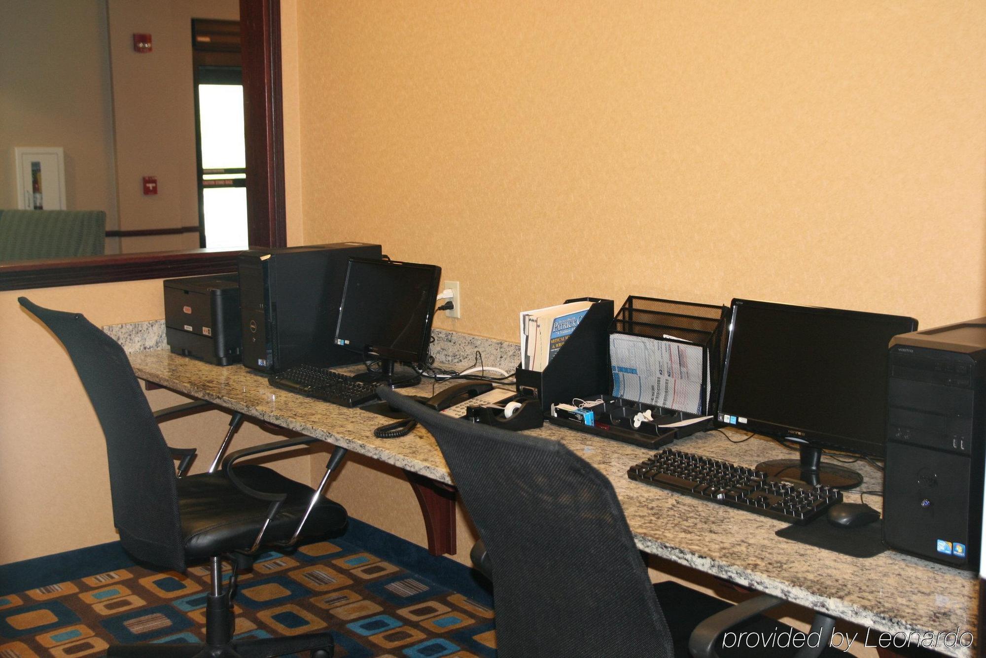 Holiday Inn Express & Suites Youngstown West I 80, An Ihg Hotel Luaran gambar