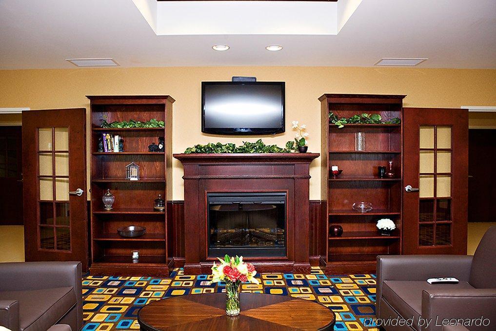 Holiday Inn Express & Suites Youngstown West I 80, An Ihg Hotel Bilik gambar
