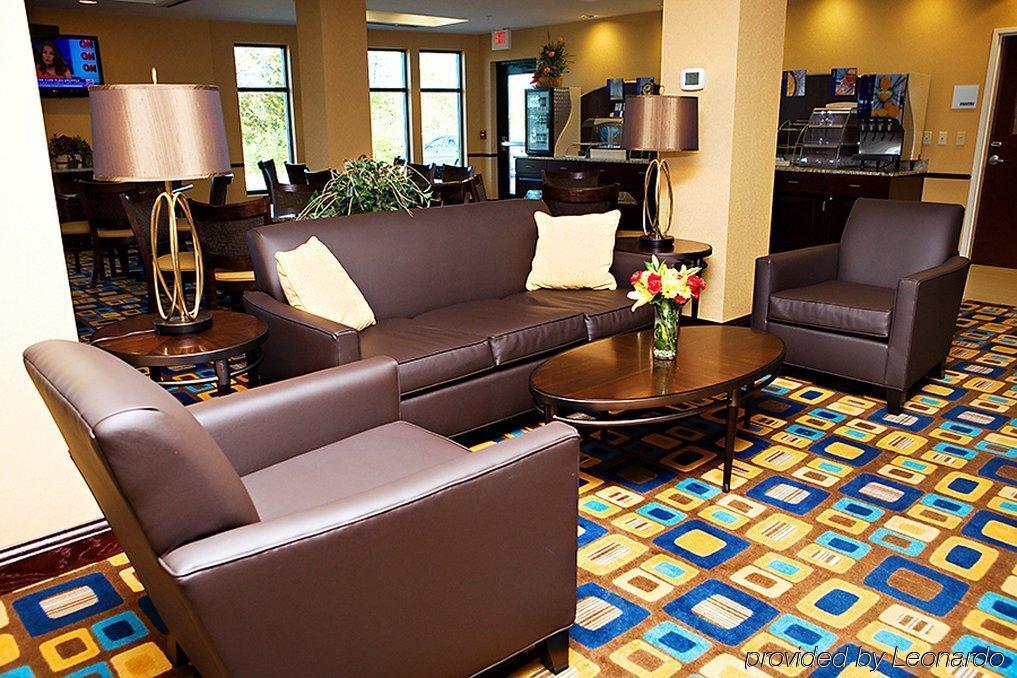 Holiday Inn Express & Suites Youngstown West I 80, An Ihg Hotel Dalaman gambar
